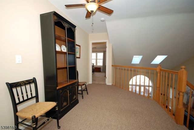 34 Iroquois Trl, Branchburg Twp., NJ 08876