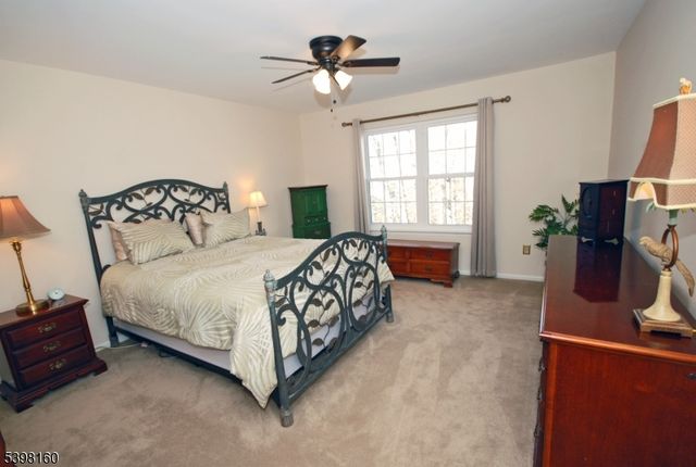 34 Iroquois Trl, Branchburg Twp., NJ 08876