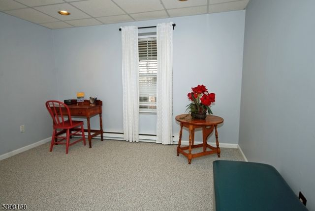 34 Iroquois Trl, Branchburg Twp., NJ 08876