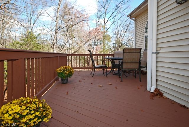 34 Iroquois Trl, Branchburg Twp., NJ 08876