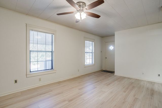 1205 5th Avenue, Mineral Wells, TX 76067