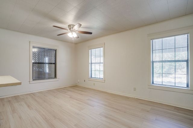 1205 5th Avenue, Mineral Wells, TX 76067