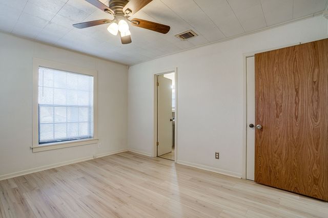 1205 5th Avenue, Mineral Wells, TX 76067