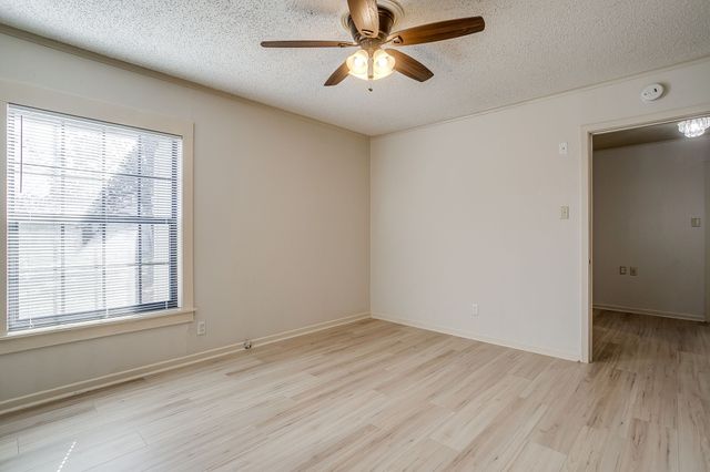 1205 5th Avenue, Mineral Wells, TX 76067