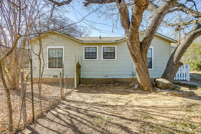 1205 5th Avenue, Mineral Wells, TX 76067