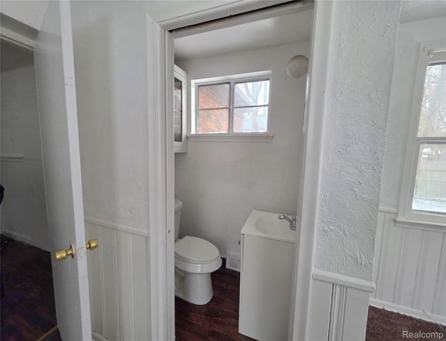 18244 Lenore, Detroit, MI 48219