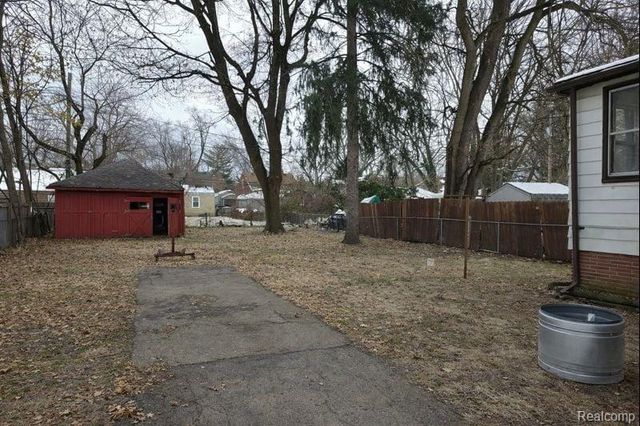 18244 Lenore, Detroit, MI 48219