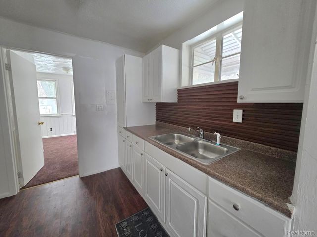 18244 Lenore, Detroit, MI 48219