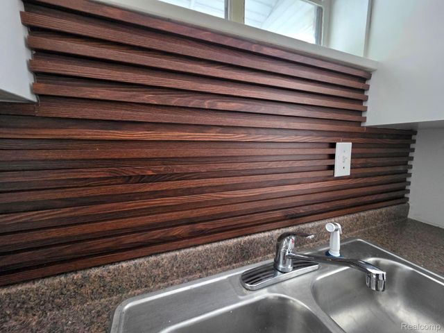 18244 Lenore, Detroit, MI 48219