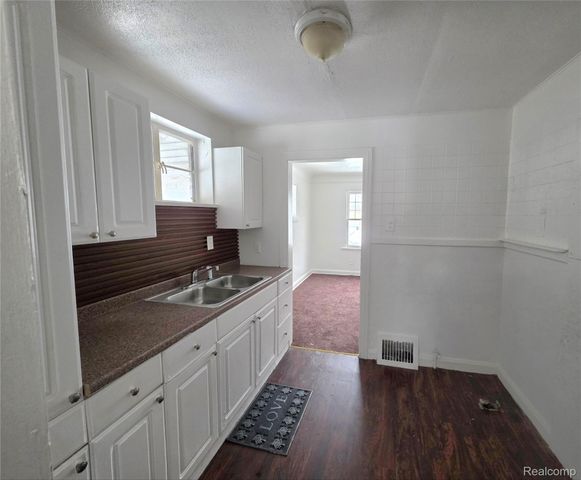 18244 Lenore, Detroit, MI 48219