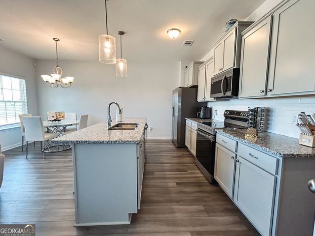 1667 Arnold Drive SE, Allenhurst, GA 31301