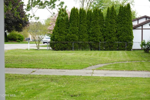 5229 Pageland Drive, Toledo, OH 43611