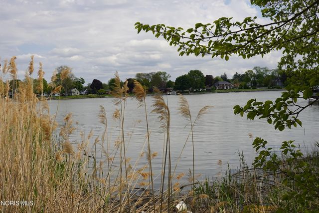 5229 Pageland Drive, Toledo, OH 43611