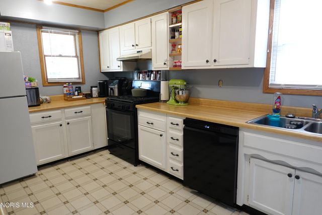 5229 Pageland Drive, Toledo, OH 43611