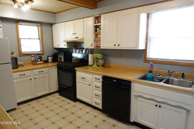 5229 Pageland Drive, Toledo, OH 43611