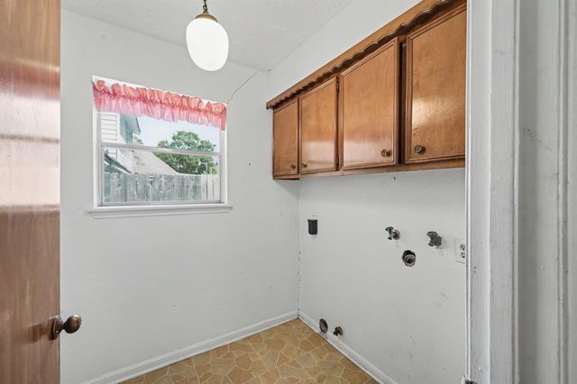 28902 Holly Hill Drive, Shenandoah, TX 77381