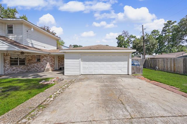 28902 Holly Hill Drive, Shenandoah, TX 77381