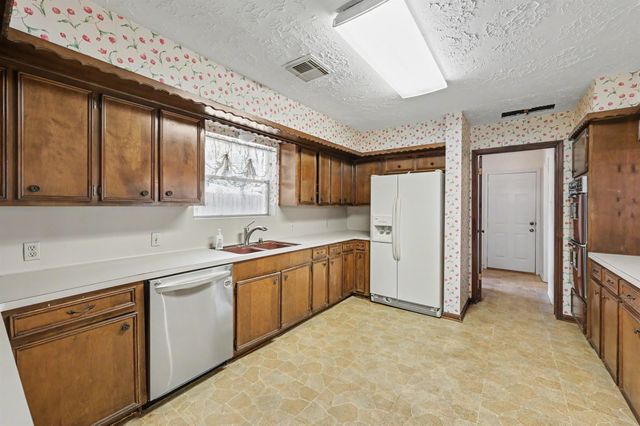 28902 Holly Hill Drive, Shenandoah, TX 77381