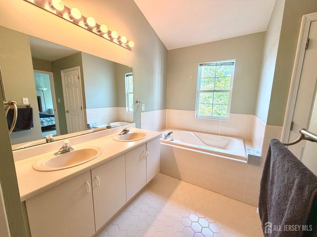 272 marcia Way, Bridgewater, NJ 08807