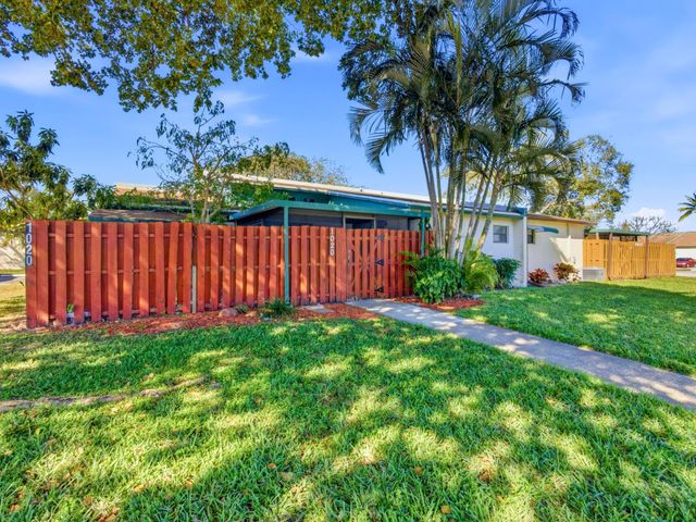 1020 Manor Drive, Palm Springs, FL 33461