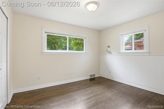 23111 Scotia Road, Oak Park, MI 48237