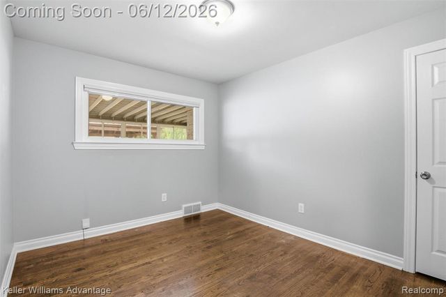 23111 Scotia Road, Oak Park, MI 48237