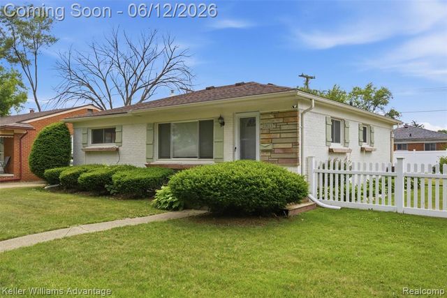 23111 Scotia Road, Oak Park, MI 48237