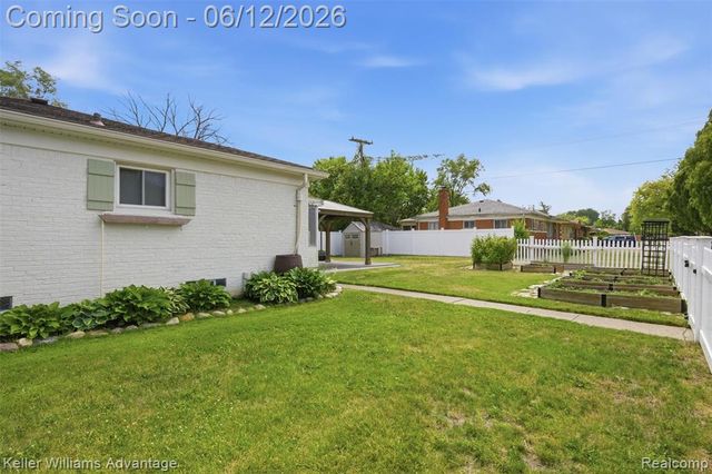 23111 Scotia Road, Oak Park, MI 48237
