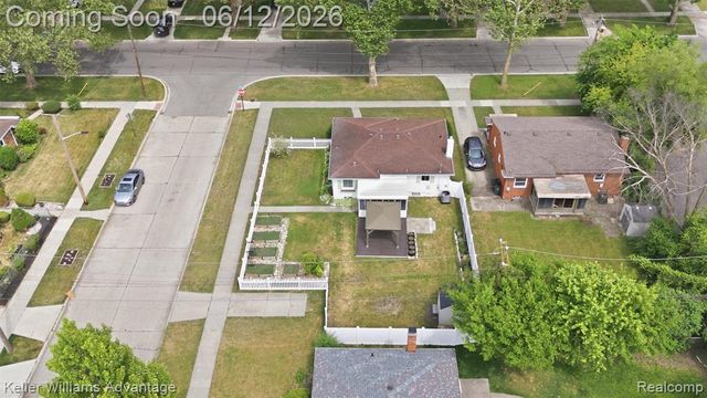 23111 Scotia Road, Oak Park, MI 48237