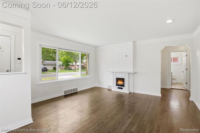 23111 Scotia Road, Oak Park, MI 48237
