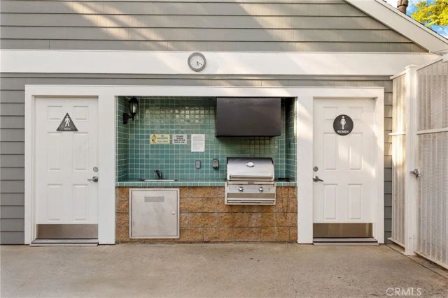 411 San Nicholas Court, Laguna Beach, CA 92651
