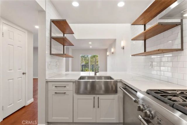 411 San Nicholas Court, Laguna Beach, CA 92651