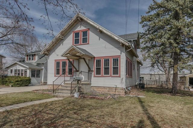 713 MAIN STREET, Neenah, WI 54956
