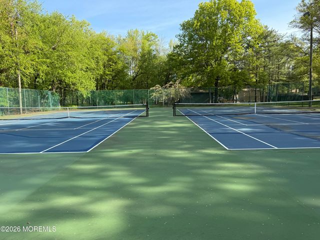 105 Amberly Drive D, Manalapan, NJ 07726