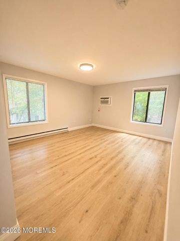 105 Amberly Drive D, Manalapan, NJ 07726