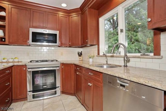 530 Rock Rd, Glen Rock Boro, NJ 07452