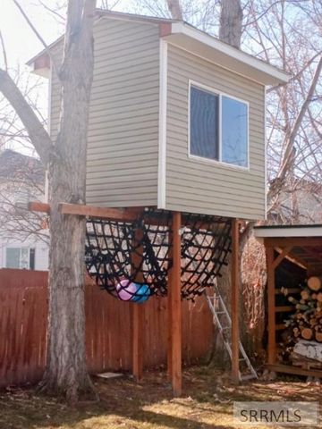 273 Leesburg Lane, Idaho Falls, ID 83404