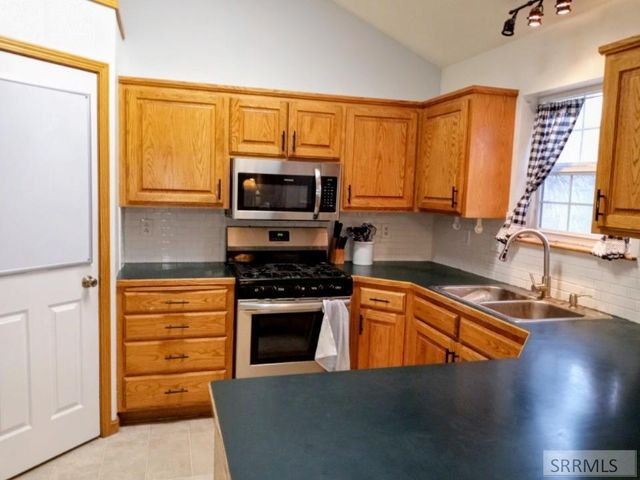 273 Leesburg Lane, Idaho Falls, ID 83404