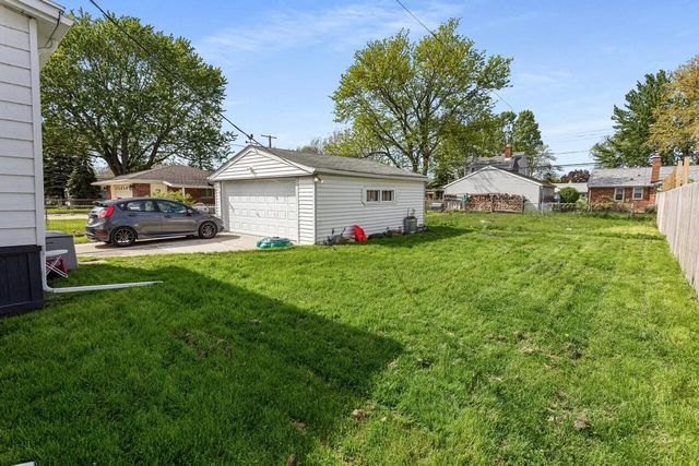22713 Lanse Street, Saint Clair Shores, MI 48081