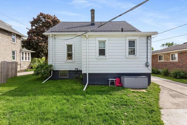 22713 Lanse Street, Saint Clair Shores, MI 48081