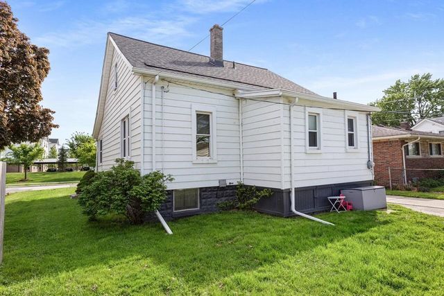 22713 Lanse Street, Saint Clair Shores, MI 48081