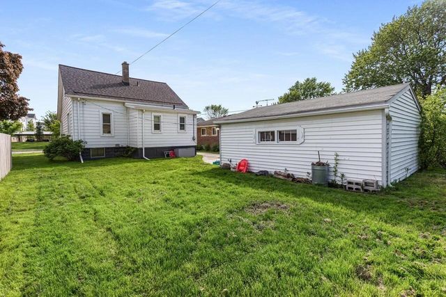 22713 Lanse Street, Saint Clair Shores, MI 48081