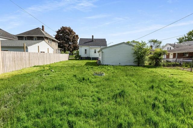 22713 Lanse Street, Saint Clair Shores, MI 48081