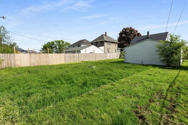 22713 Lanse Street, Saint Clair Shores, MI 48081