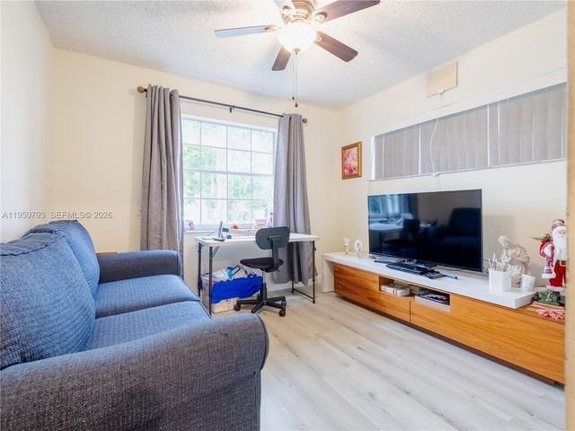 206 SW 159th Way, Sunrise, FL 33326