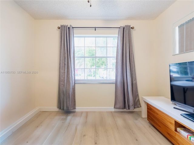 206 SW 159th Way, Sunrise, FL 33326