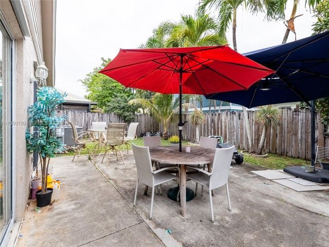 206 SW 159th Way, Sunrise, FL 33326