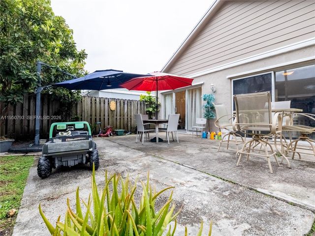 206 SW 159th Way, Sunrise, FL 33326