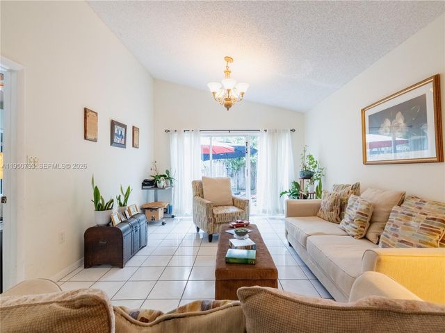 206 SW 159th Way, Sunrise, FL 33326