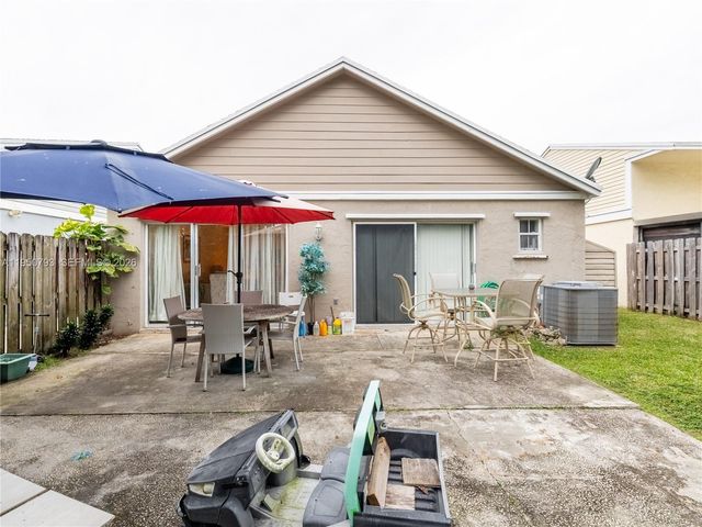 206 SW 159th Way, Sunrise, FL 33326